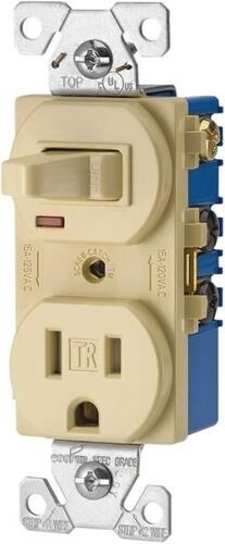 15 A, 120 VAC, 3 Way Combined Receptacle & Toggle Switch