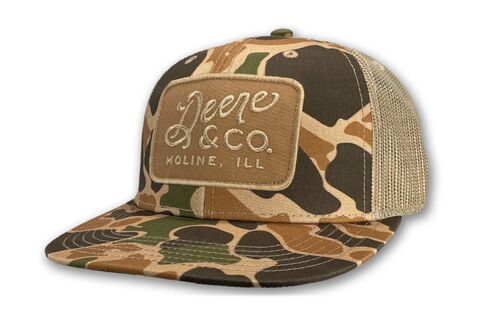 Men's Deere Patch Logo Mesh Back Cap in Camo