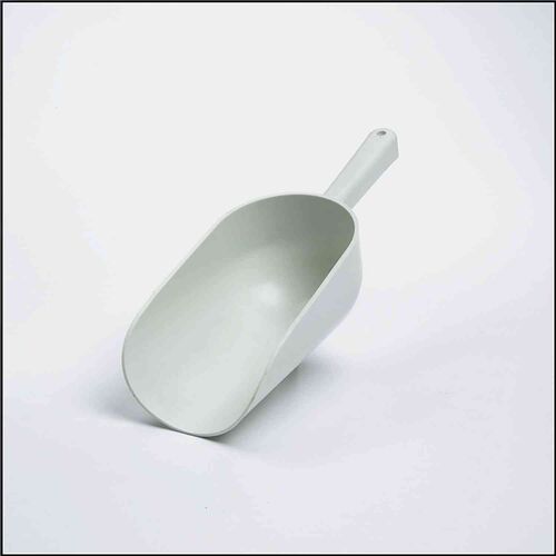 1-Pint Plastic Feed Scoop