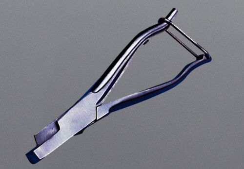 Small V-Typee Ear Notcher