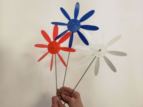 8" Early Bloomer Spinning Daisies - Assorted